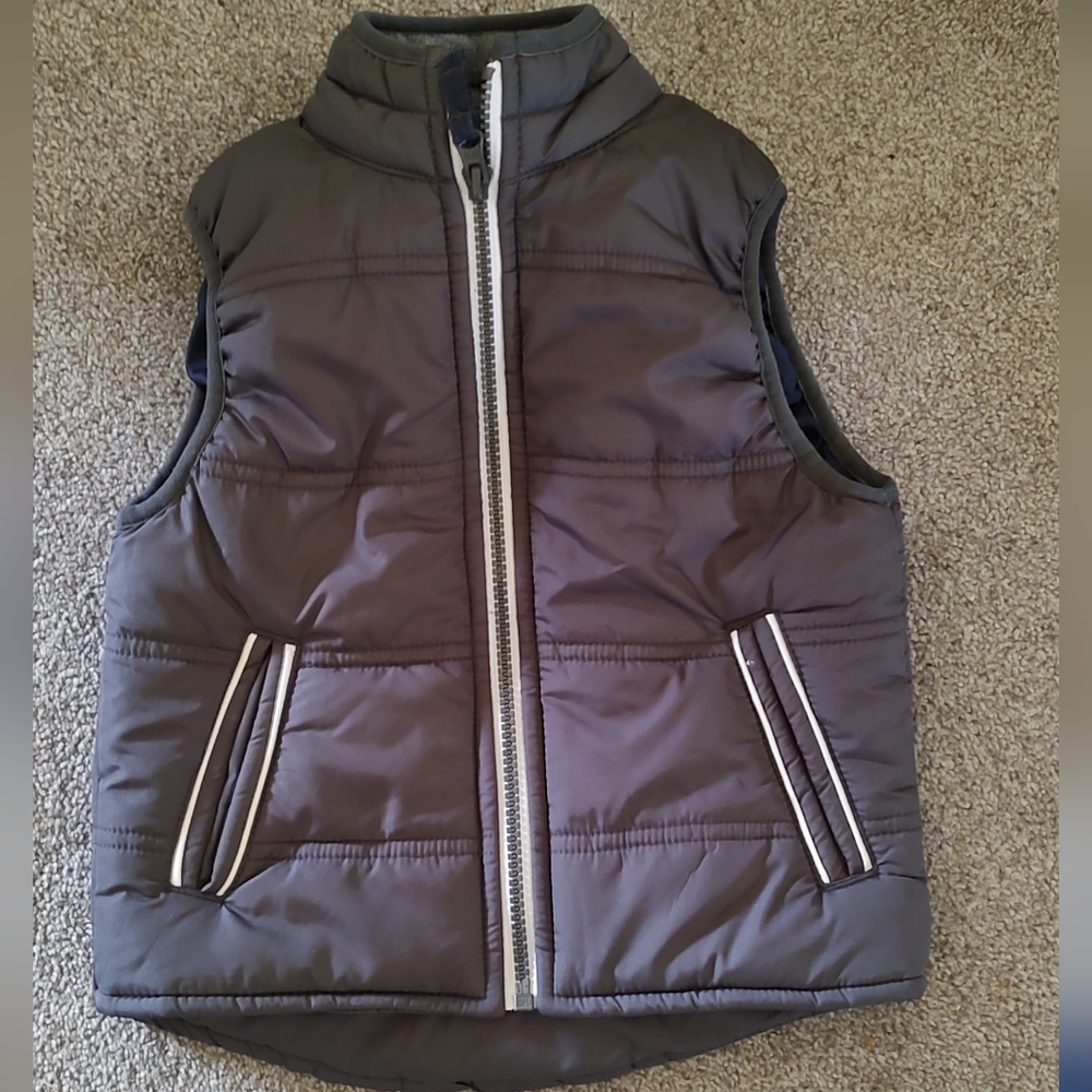 Grey puffer vest